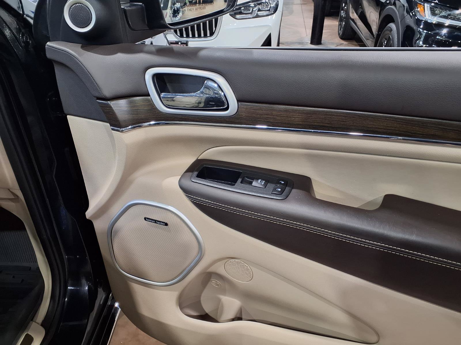 Certified 2020 Jeep Grand Cherokee Summit AWD/4WD image 22