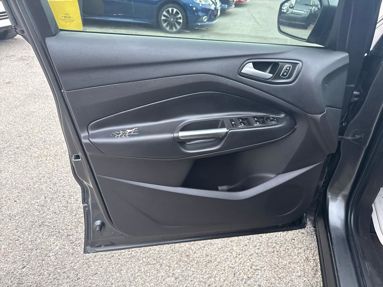 Used 2018 Ford Escape SE image 12