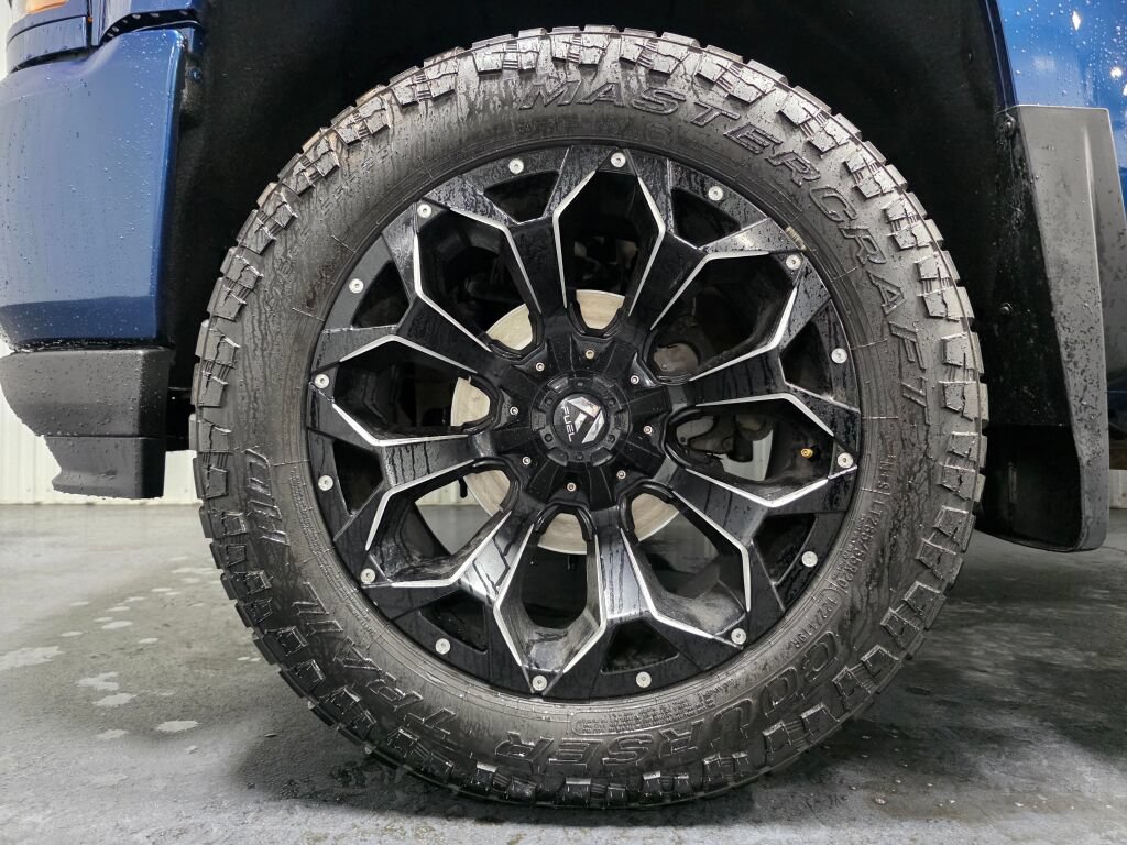 Used 2018 Chevrolet Silverado 1500 LT w/ All Star Edition AWD/4WD image 5