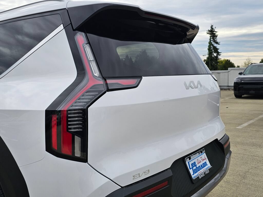 New 2026 Kia EV9 Wind AWD/4WD image 26