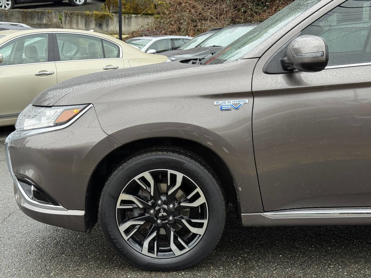 Used 2018 Mitsubishi Outlander SEL image 3