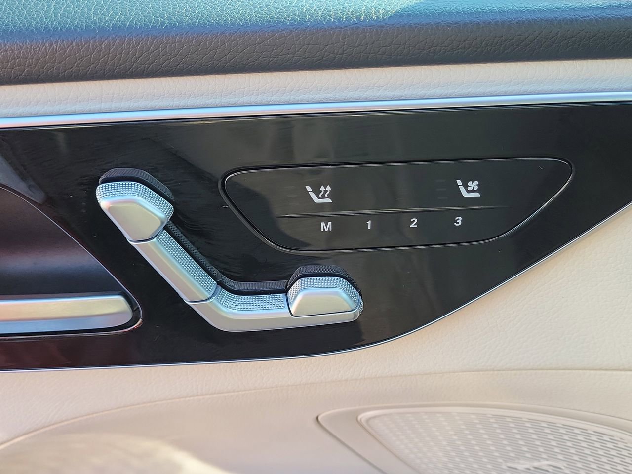 Used 2022 Mercedes-Benz C 300 Sedan image 23