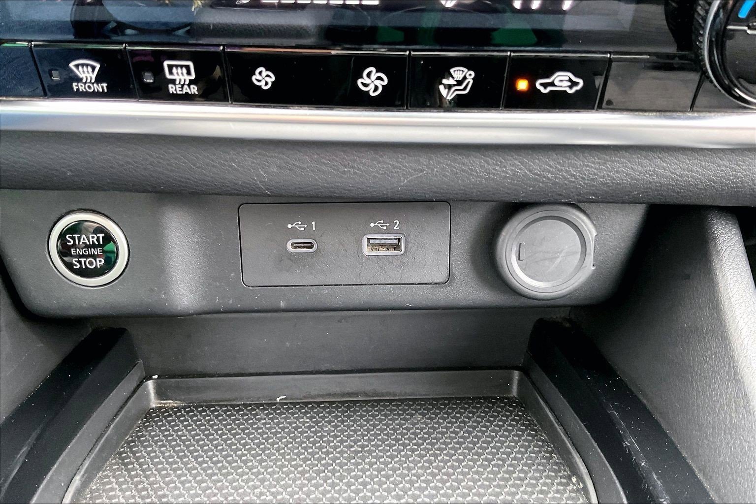 Used 2023 Nissan Rogue SV image 30