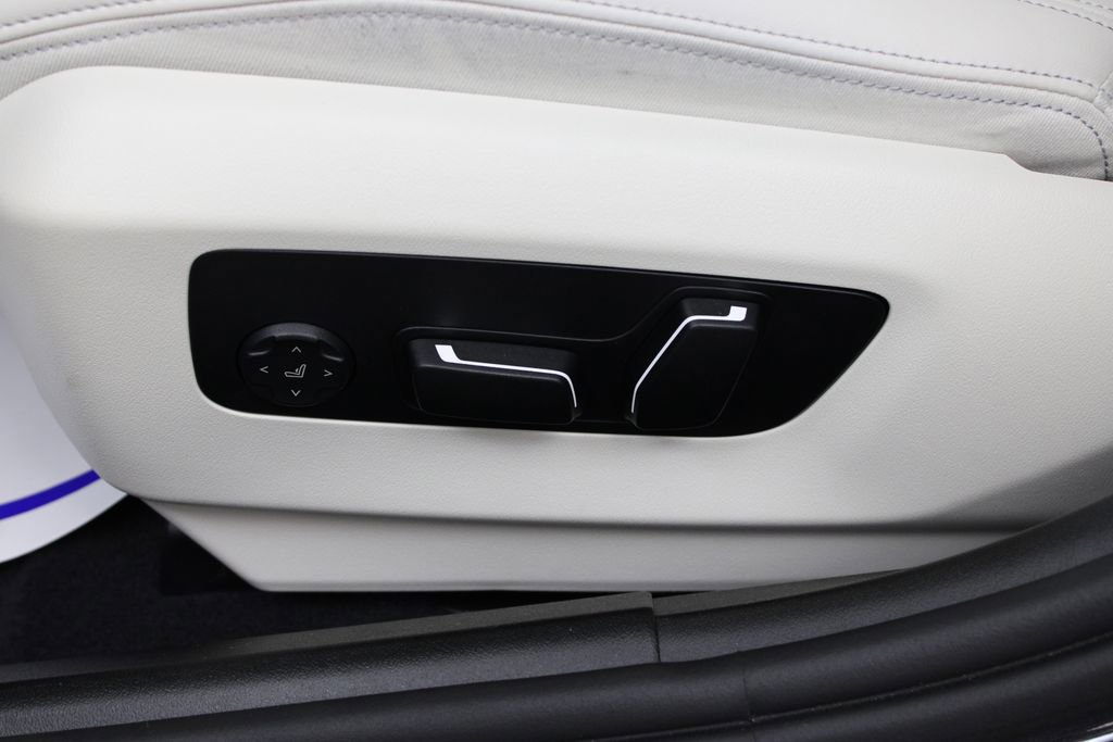 Used 2024 BMW 530i w/ Convenience Package image 19