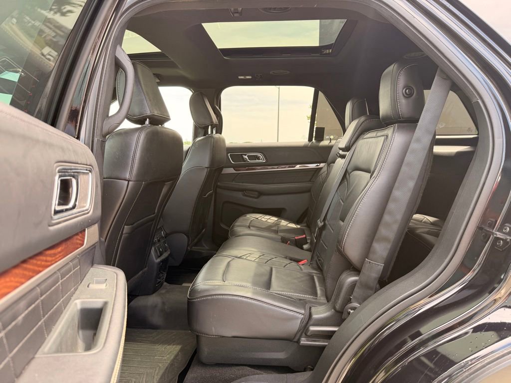 Used 2019 Ford Explorer Platinum AWD/4WD image 30