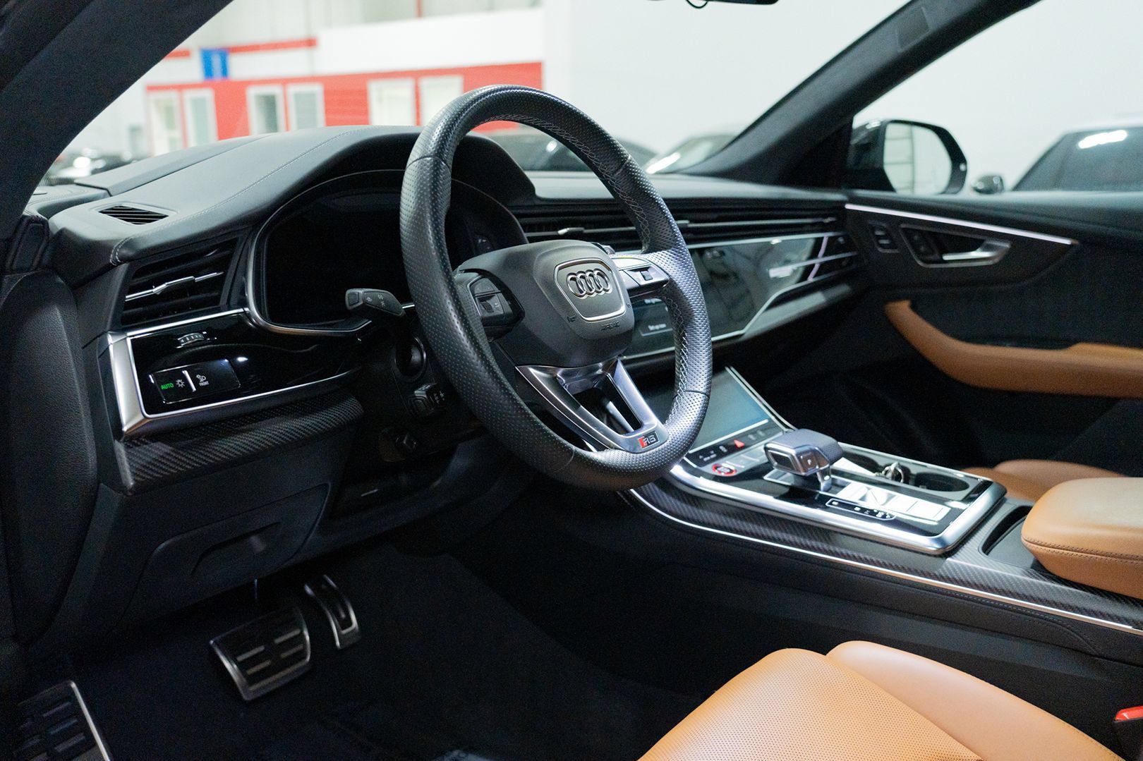 Used 2023 Audi RS Q8 AWD/4WD image 24