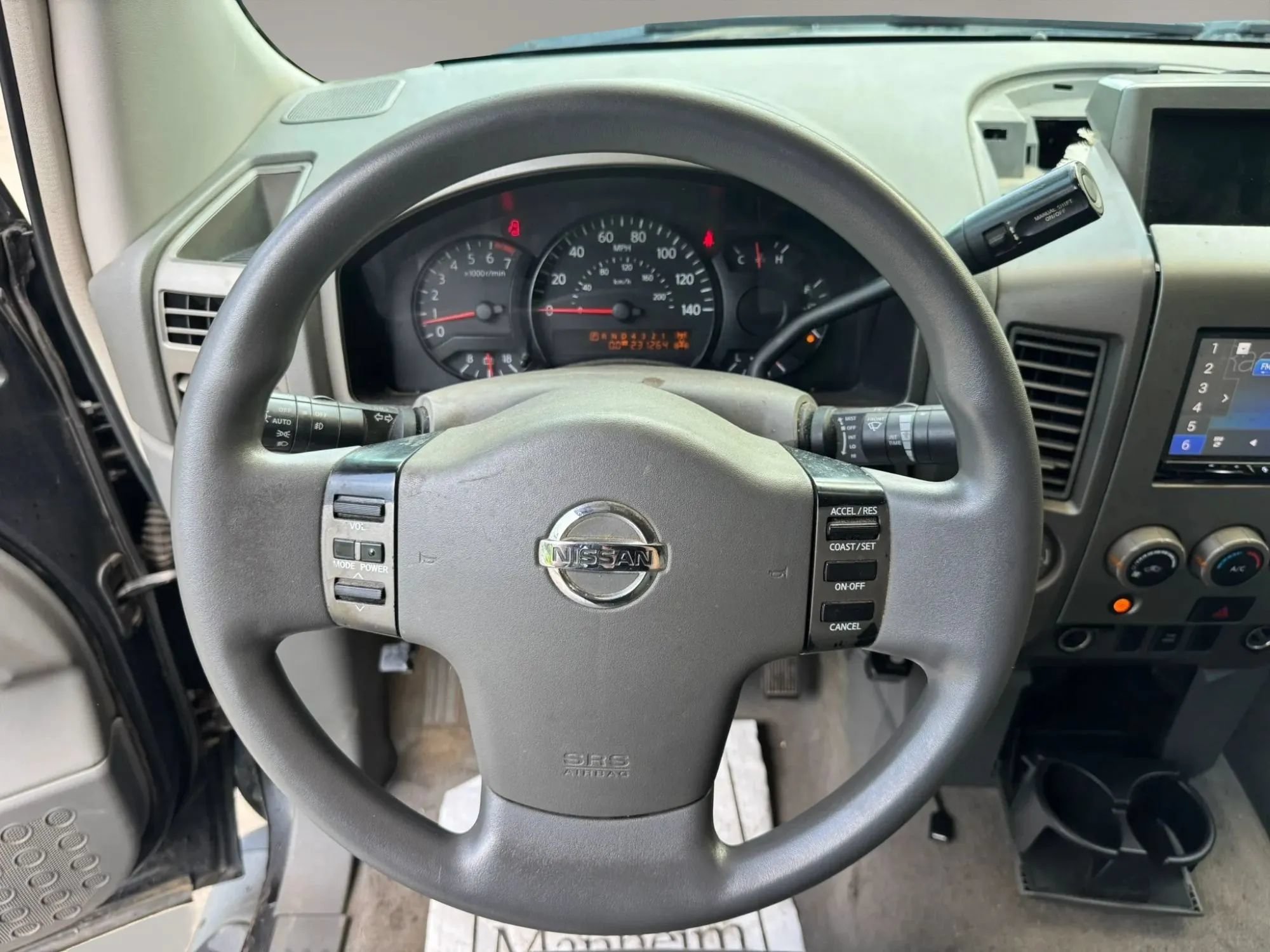 Used 2005 Nissan Titan LE AWD/4WD image 14