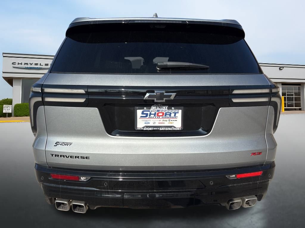 Used 2024 Chevrolet Traverse RS image 4