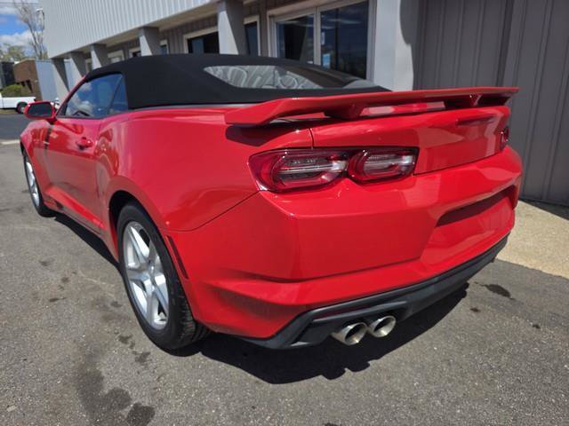 Used 2023 Chevrolet Camaro LT RWD image 5