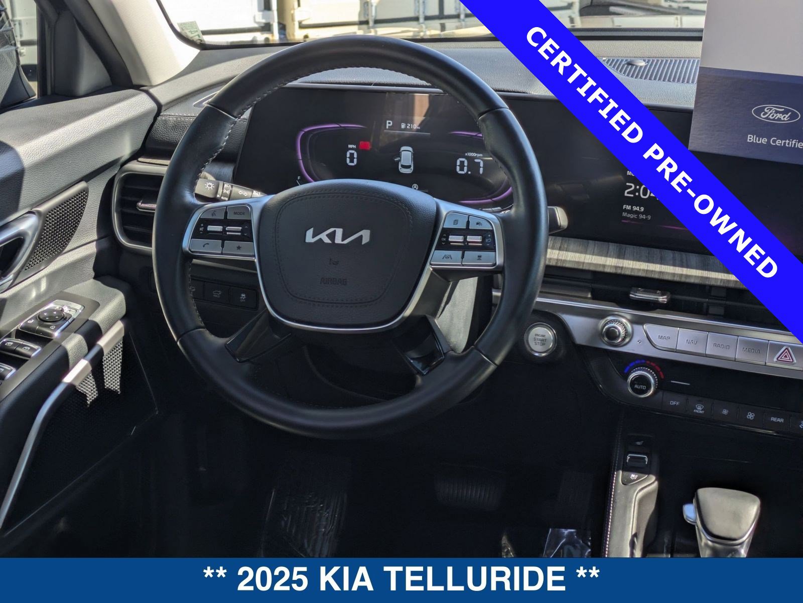 Used 2025 Kia Telluride EX image 17