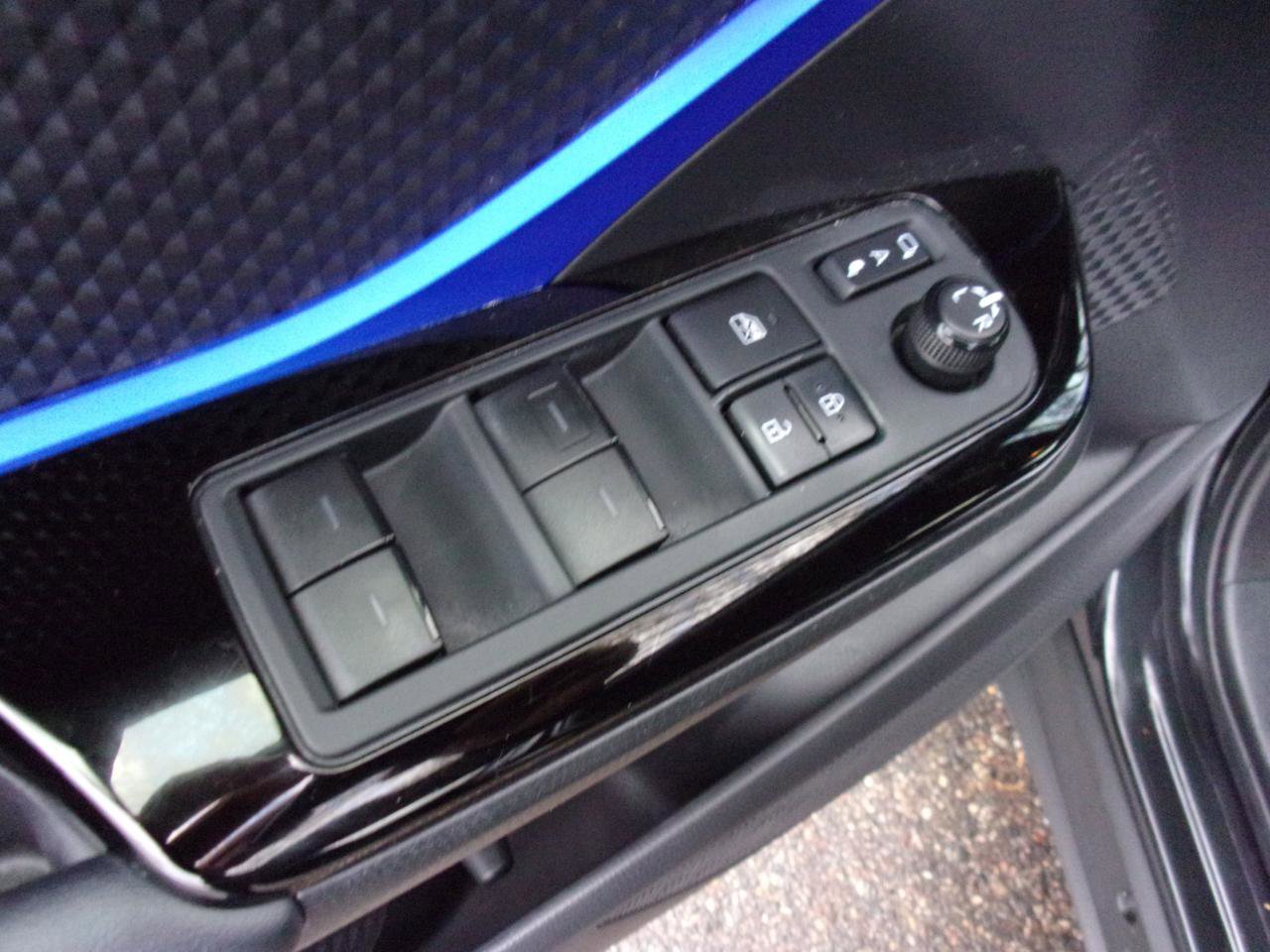 Used 2021 Toyota C-HR XLE image 13