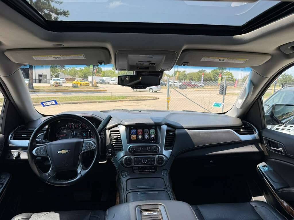 Used 2019 Chevrolet Suburban Premier RWD image 28