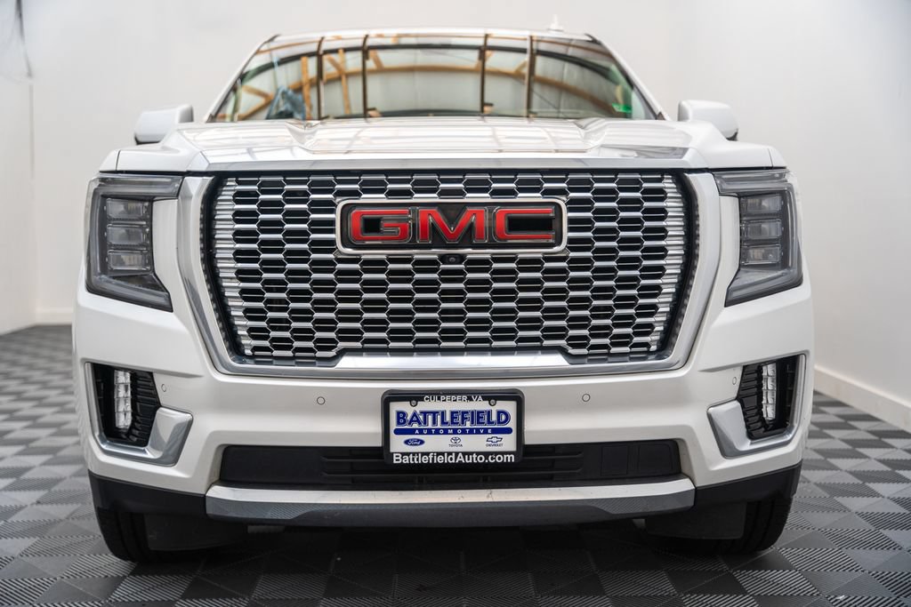 Used 2021 GMC Yukon XL Denali w/ Denali Premium Package AWD/4WD image 2