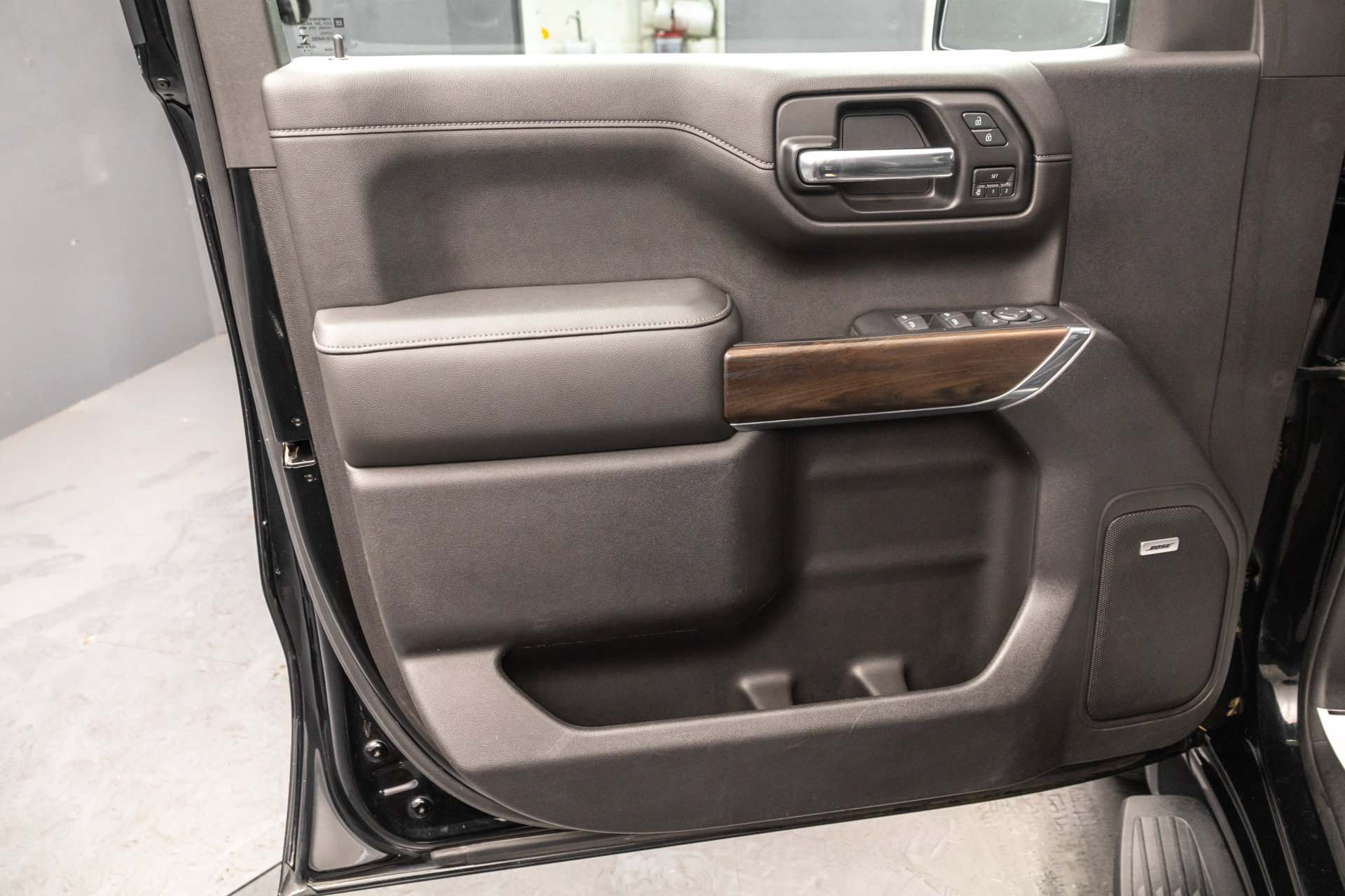 Used 2019 GMC Sierra 1500 SLT w/ SLT Premium Package AWD/4WD image 25