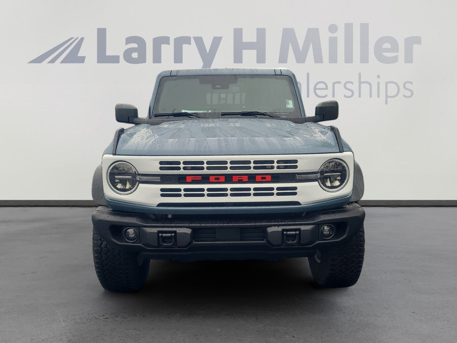 Certified 2025 Ford Bronco Heritage Edition AWD/4WD image 8