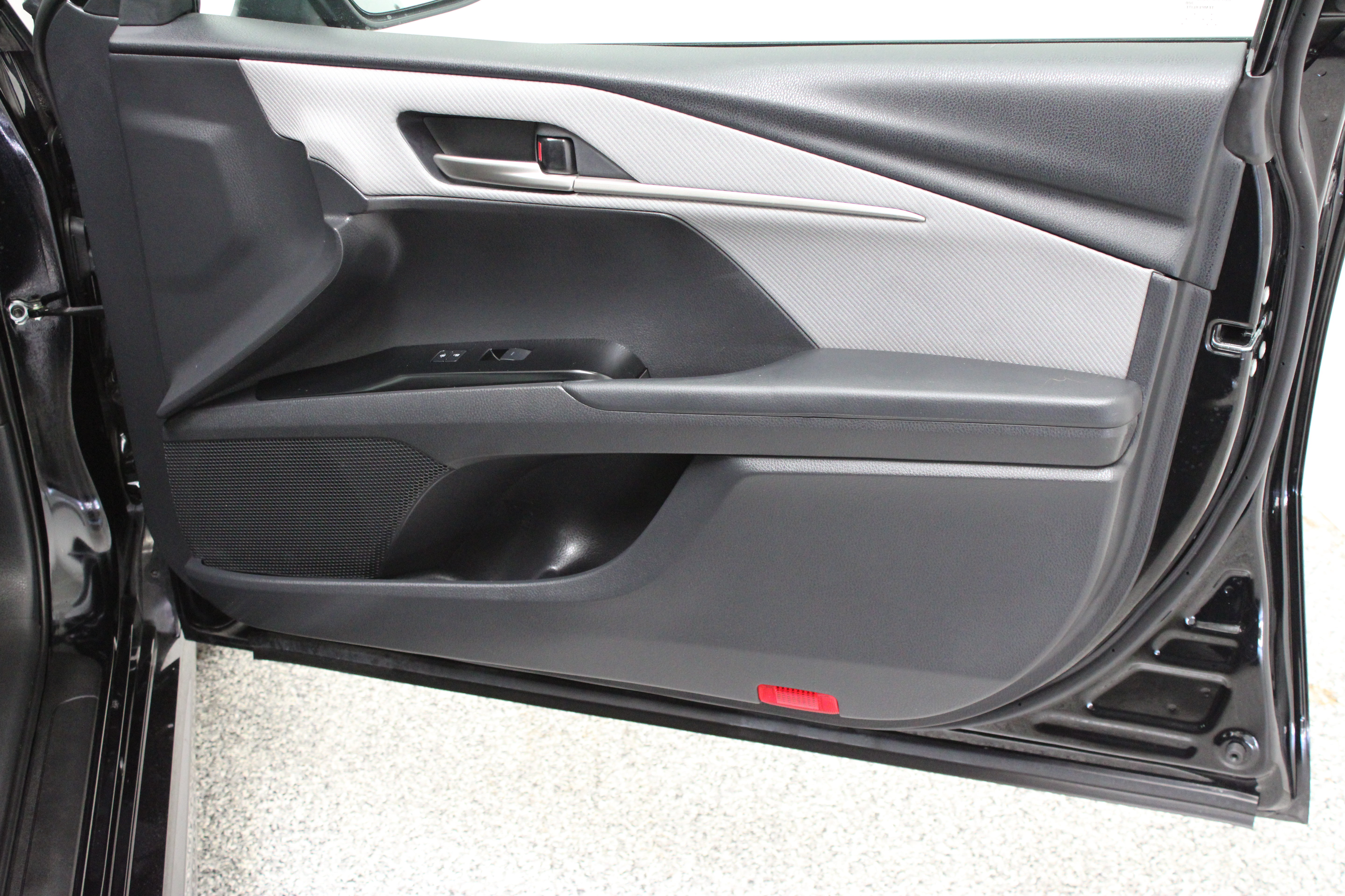 Used 2026 Toyota Camry SE w/ Convenience Package FWD image 34