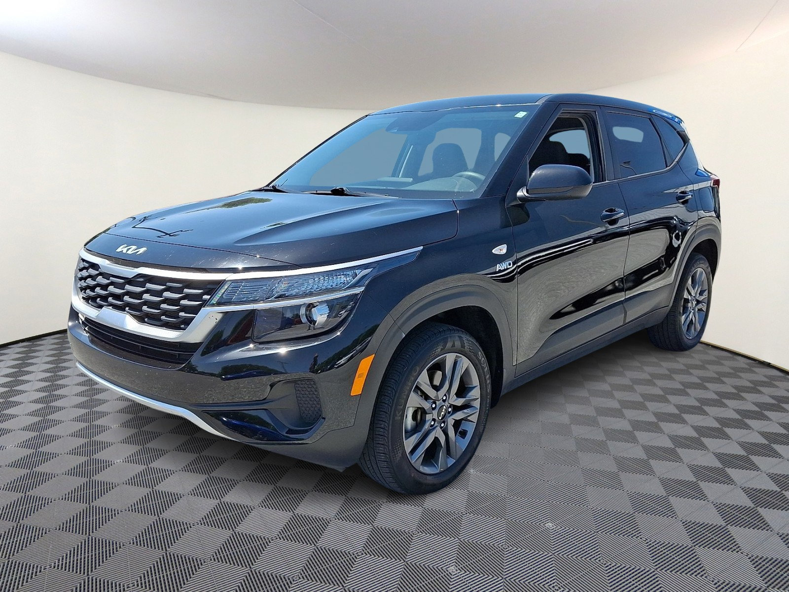 Certified 2023 Kia Seltos LX AWD/4WD image 3