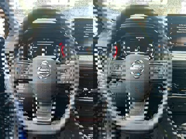 Used 2025 Nissan Rogue SL image 13