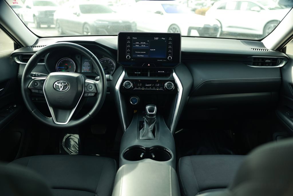 Used 2021 Toyota Venza LE w/ Carpet Mat Package (TMS) image 24