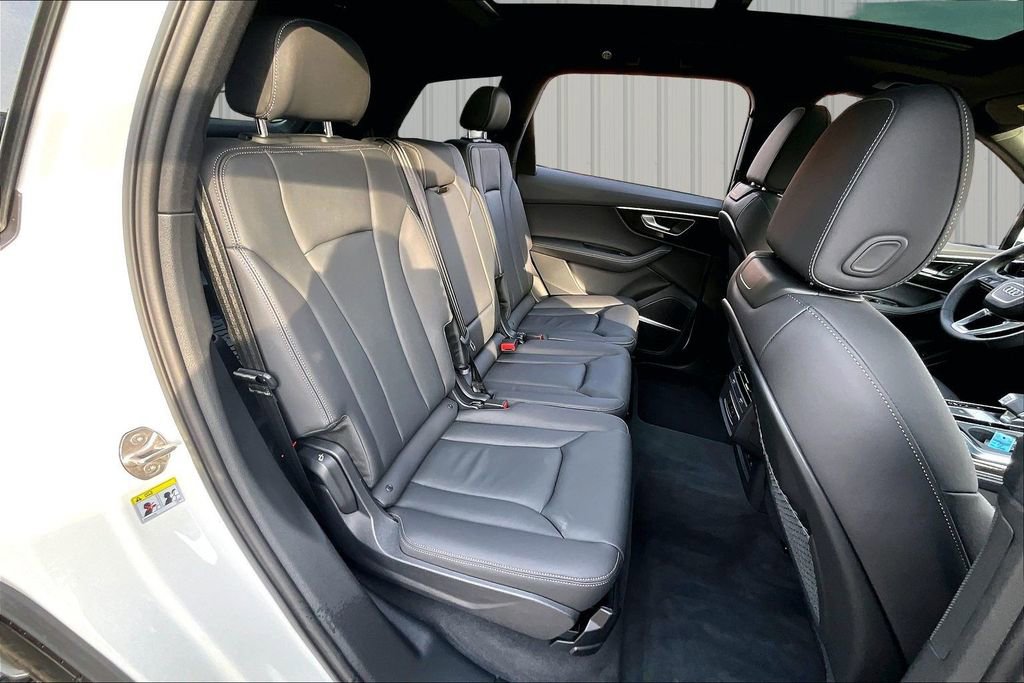 Used 2025 Audi Q7 3.0T Premium Plus w/ Premium Plus Package AWD/4WD image 25