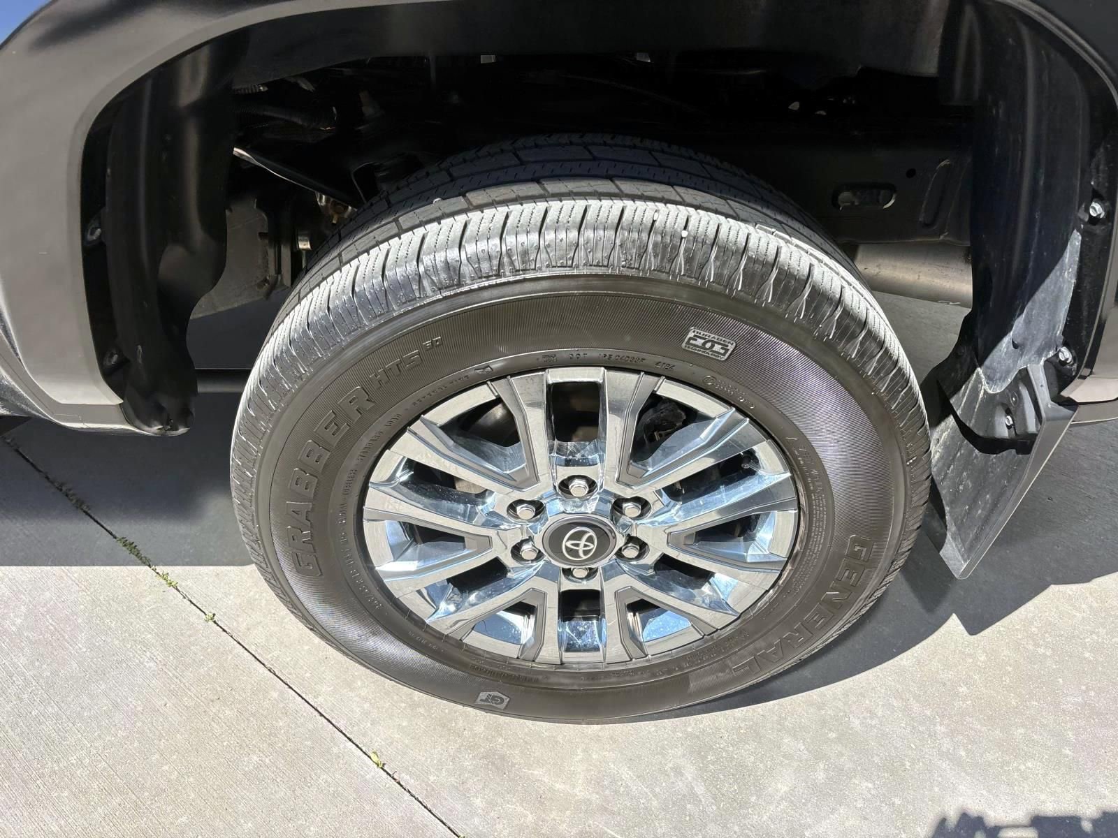 Used 2024 Toyota Tacoma Limited w/ Limited Package (LT) AWD/4WD image 11