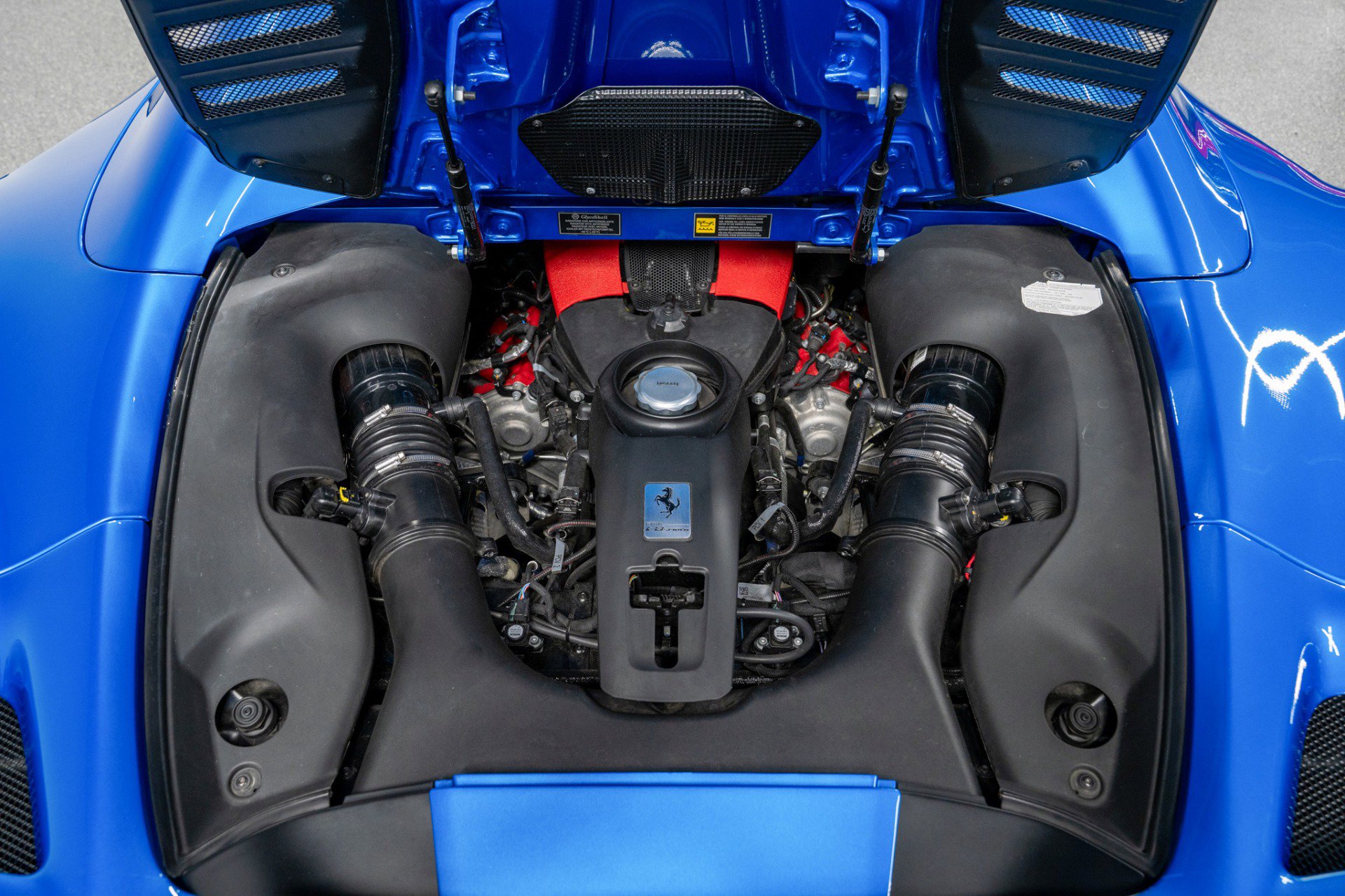 Used 2021 Ferrari F8 Tributo image 11