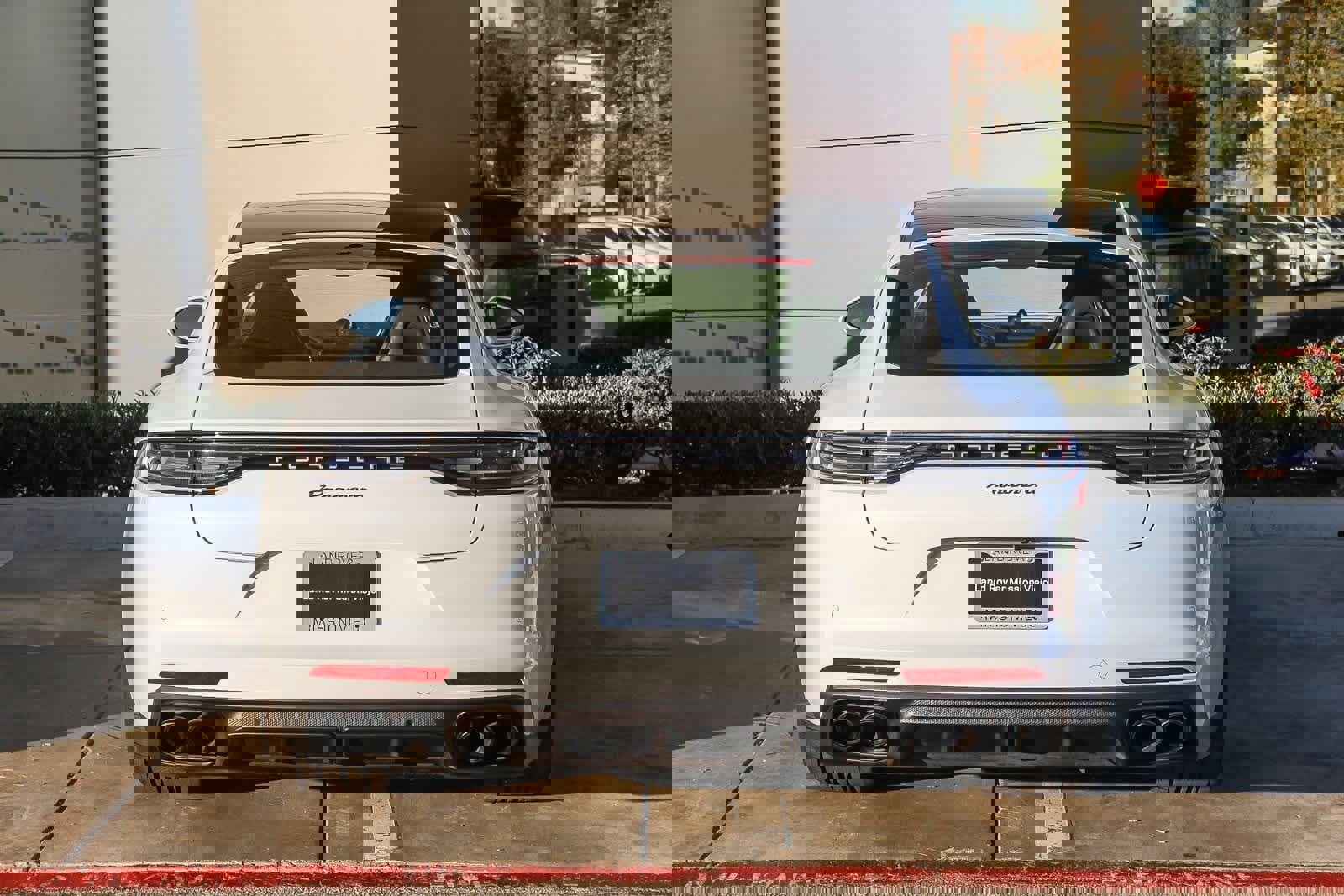 Used 2023 Porsche Panamera Platinum Edition image 4