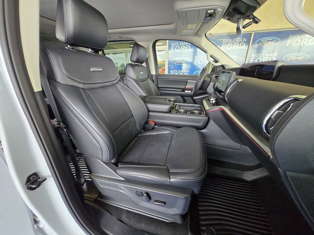 Used 2025 Ford Expedition Platinum w/ Driver's Package image 27