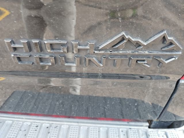 Used 2022 Chevrolet Silverado 1500 High Country w/ High Country Premium Package image 5