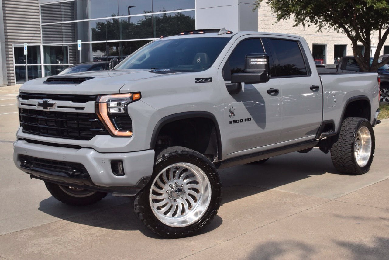 Used 2024 Chevrolet Silverado 2500 LTZ w/ LTZ Plus Package AWD/4WD image 42