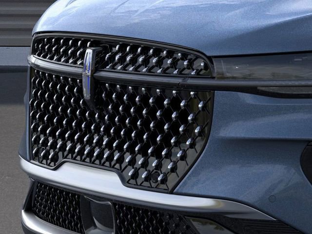 New 2025 Lincoln Nautilus Premier image 17