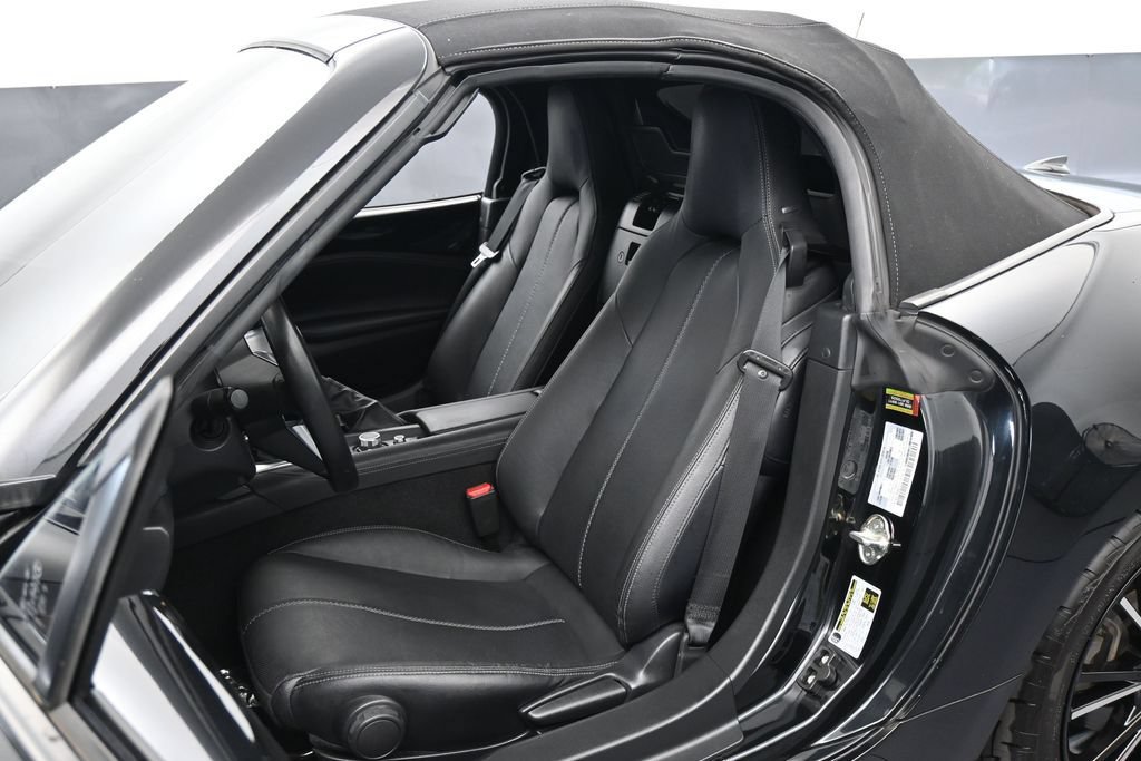 Used 2024 MAZDA MX-5 Miata Grand Touring w/ Weather Package RWD image 10