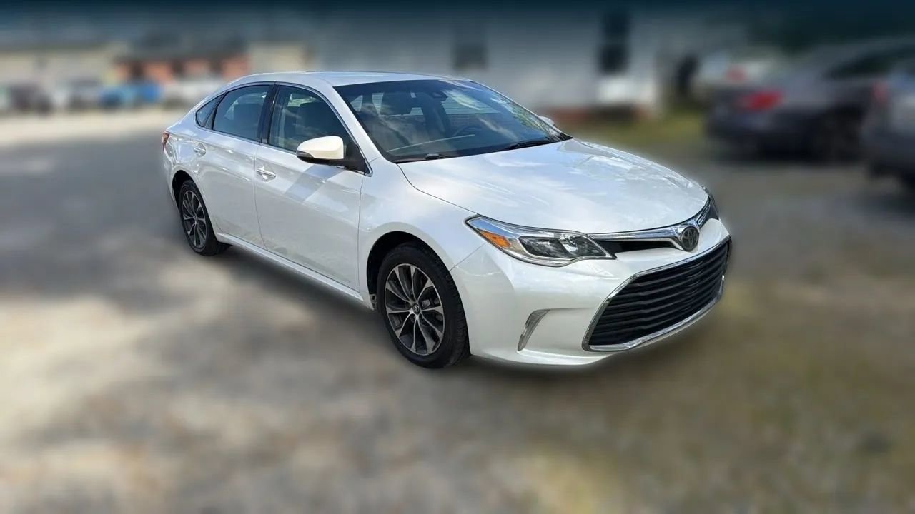 Used 2017 Toyota Avalon XLE FWD image 15