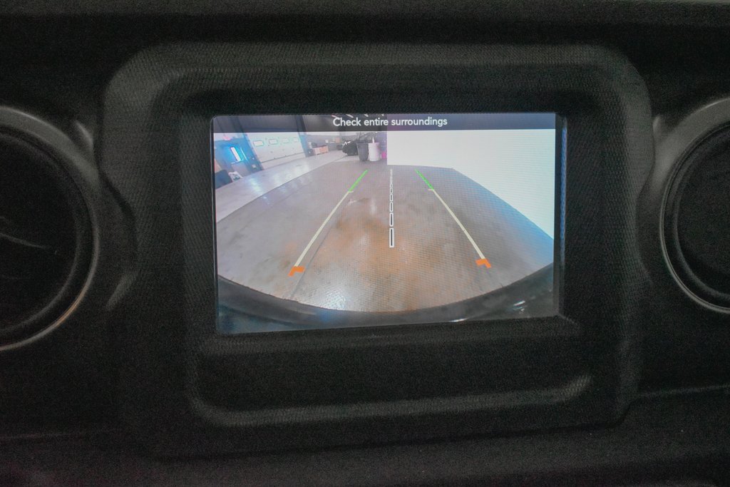 Used 2022 Jeep Wrangler Willys image 15