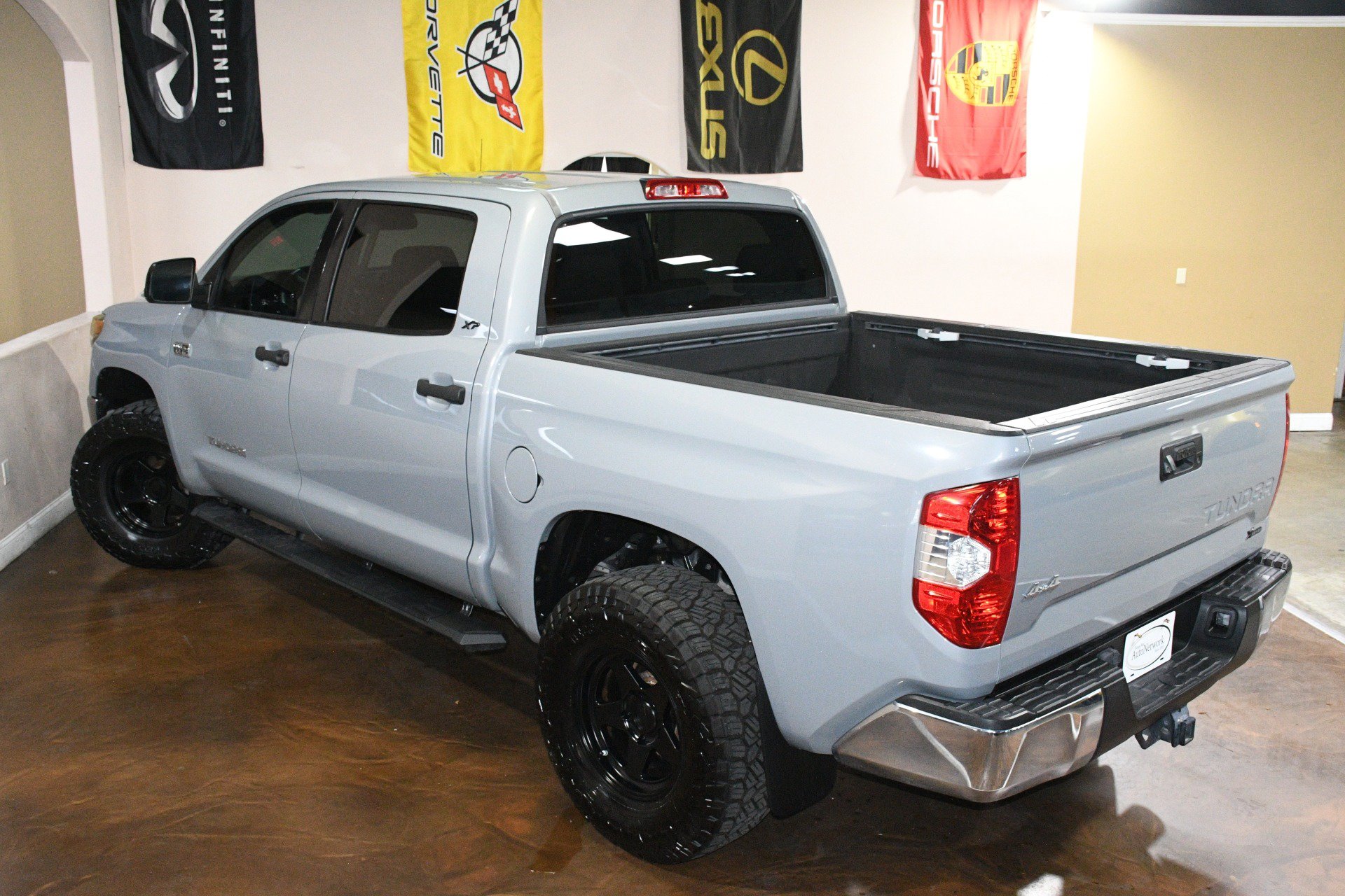 Used 2019 Toyota Tundra SR5 w/ SR5 Upgrade Package AWD/4WD image 80