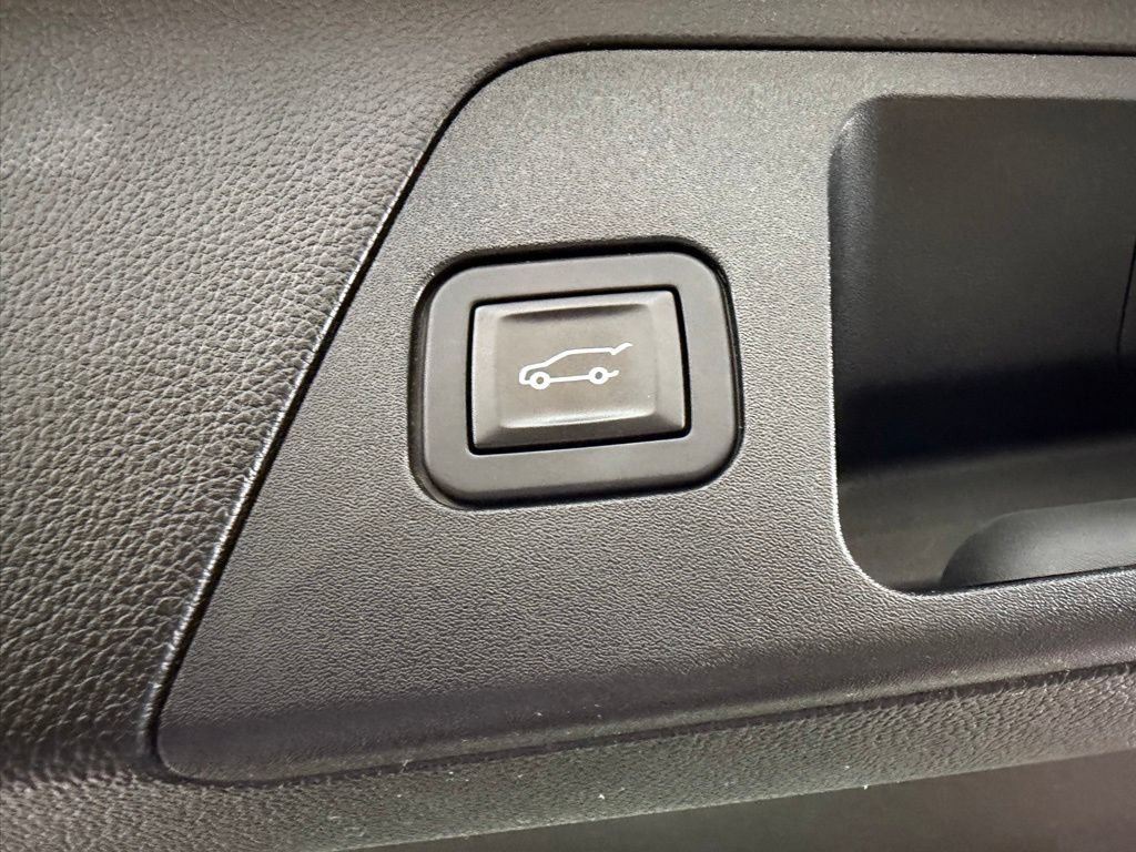 Used 2020 Buick Envision Essence FWD image 26