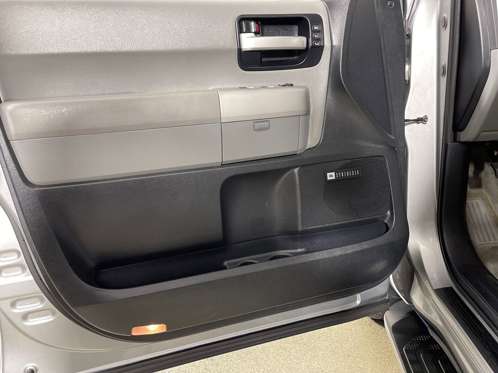 Used 2008 Toyota Sequoia Platinum image 17