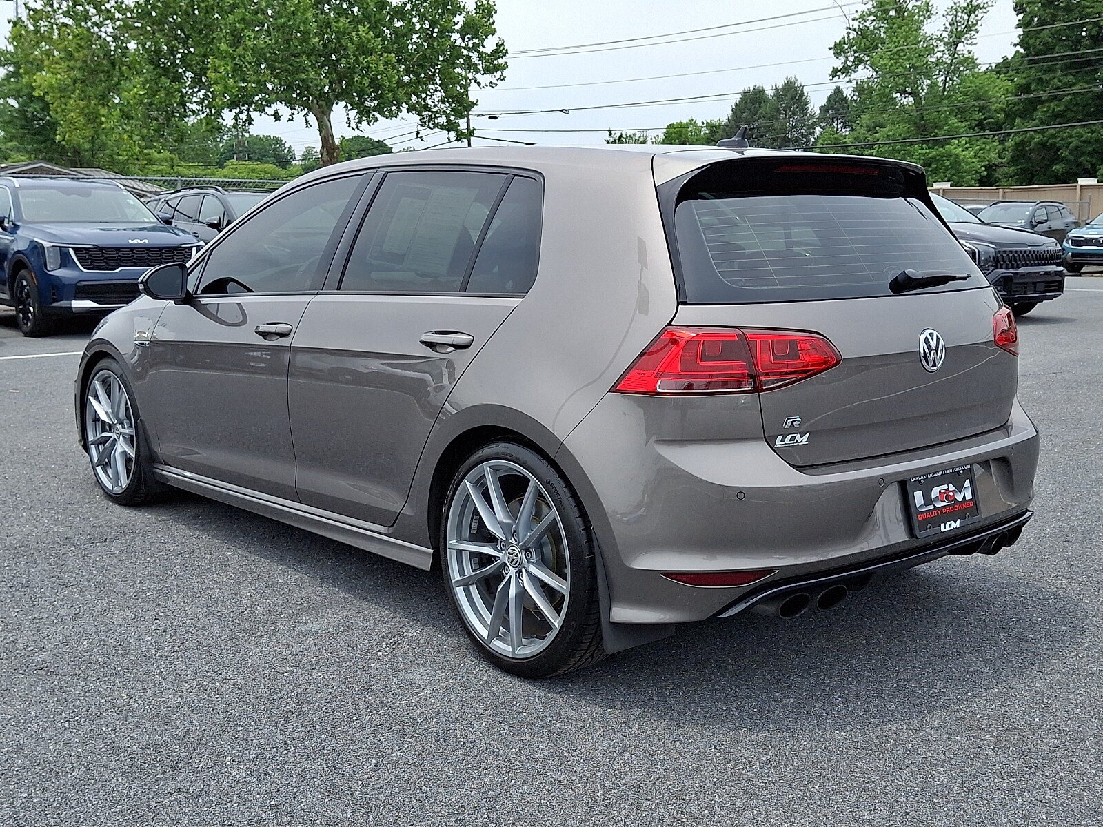Used 2017 Volkswagen Golf R 4-Door AWD/4WD image 7