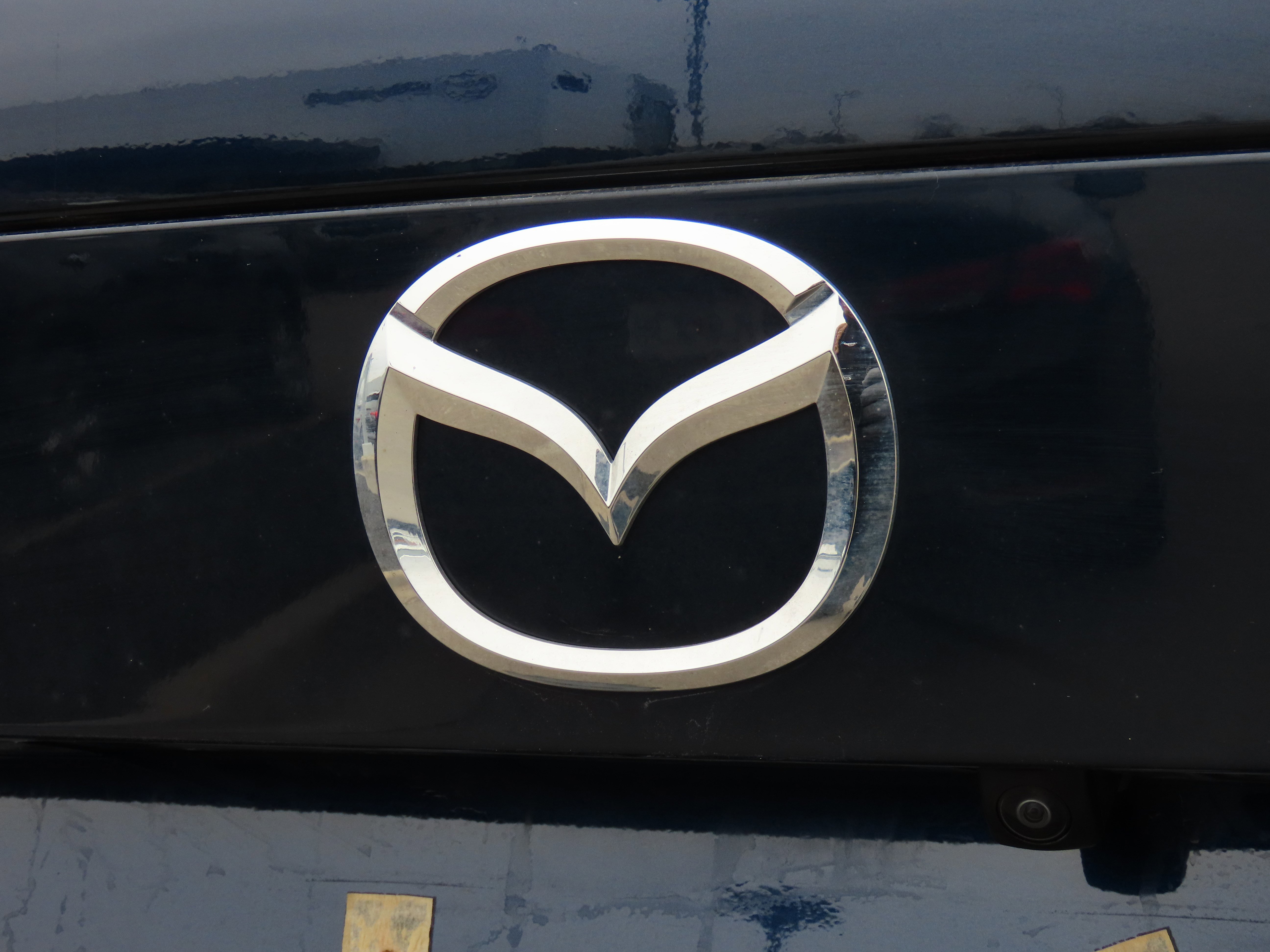 Certified 2025 MAZDA CX-90 Plug-In Hybrid w/Premium Sport image 19