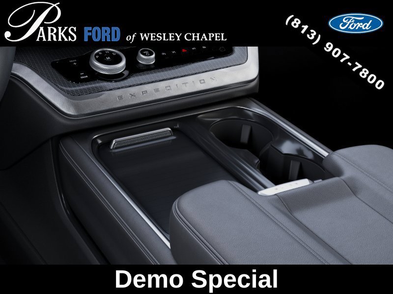 New 2027 Ford Expedition Platinum w/ Stealth Appearance Package AWD/4WD image 15