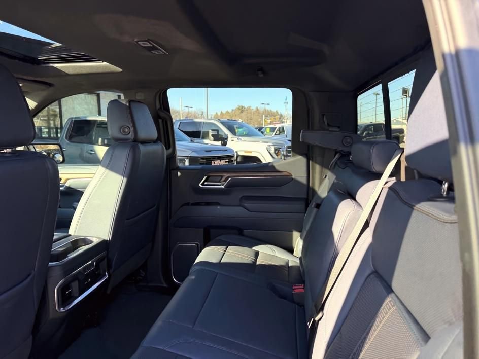 Used 2023 Chevrolet Silverado 1500 High Country w/ Z71 Off-Road Package image 9