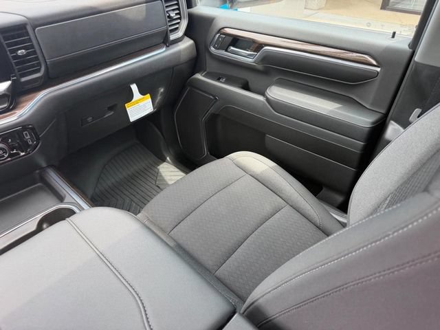Used 2024 Chevrolet Silverado 2500 LT AWD/4WD image 17