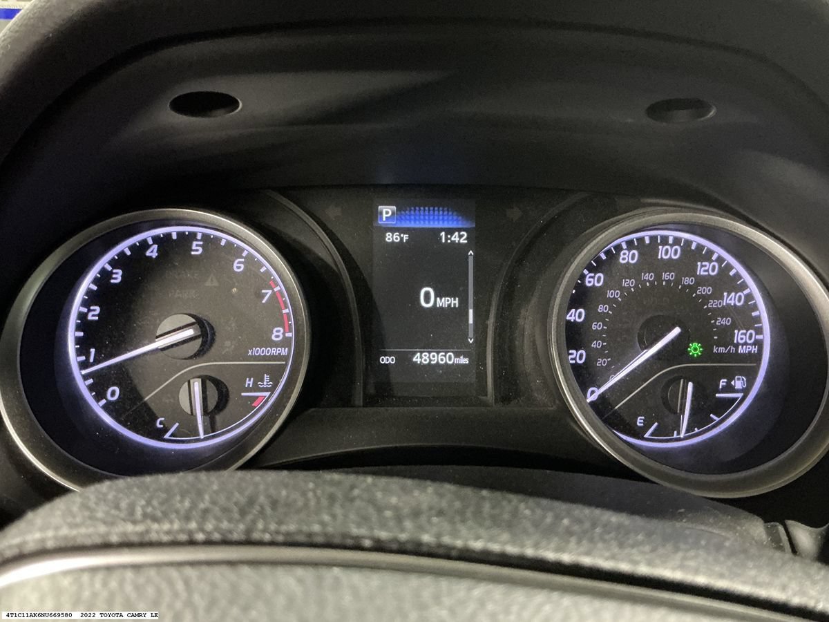 Used 2022 Toyota Camry LE FWD image 11
