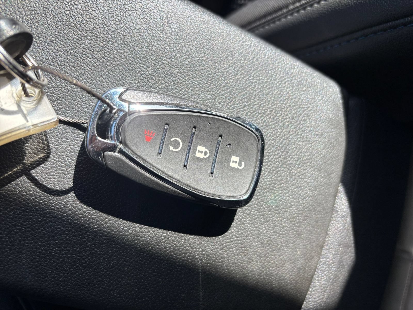 Used 2025 Chevrolet Trax LT FWD image 21