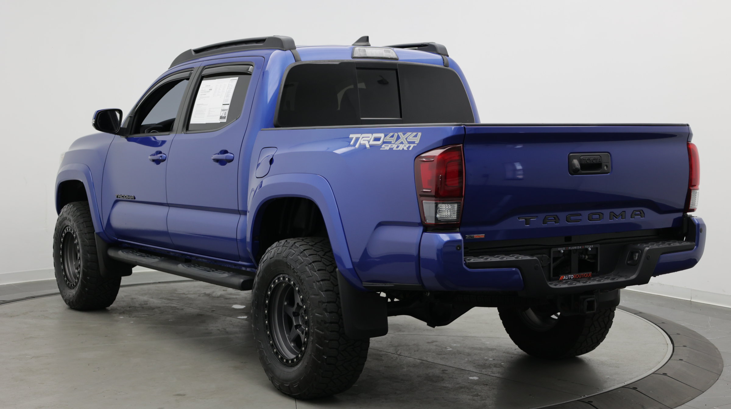 Used 2018 Toyota Tacoma TRD Sport AWD/4WD image 7