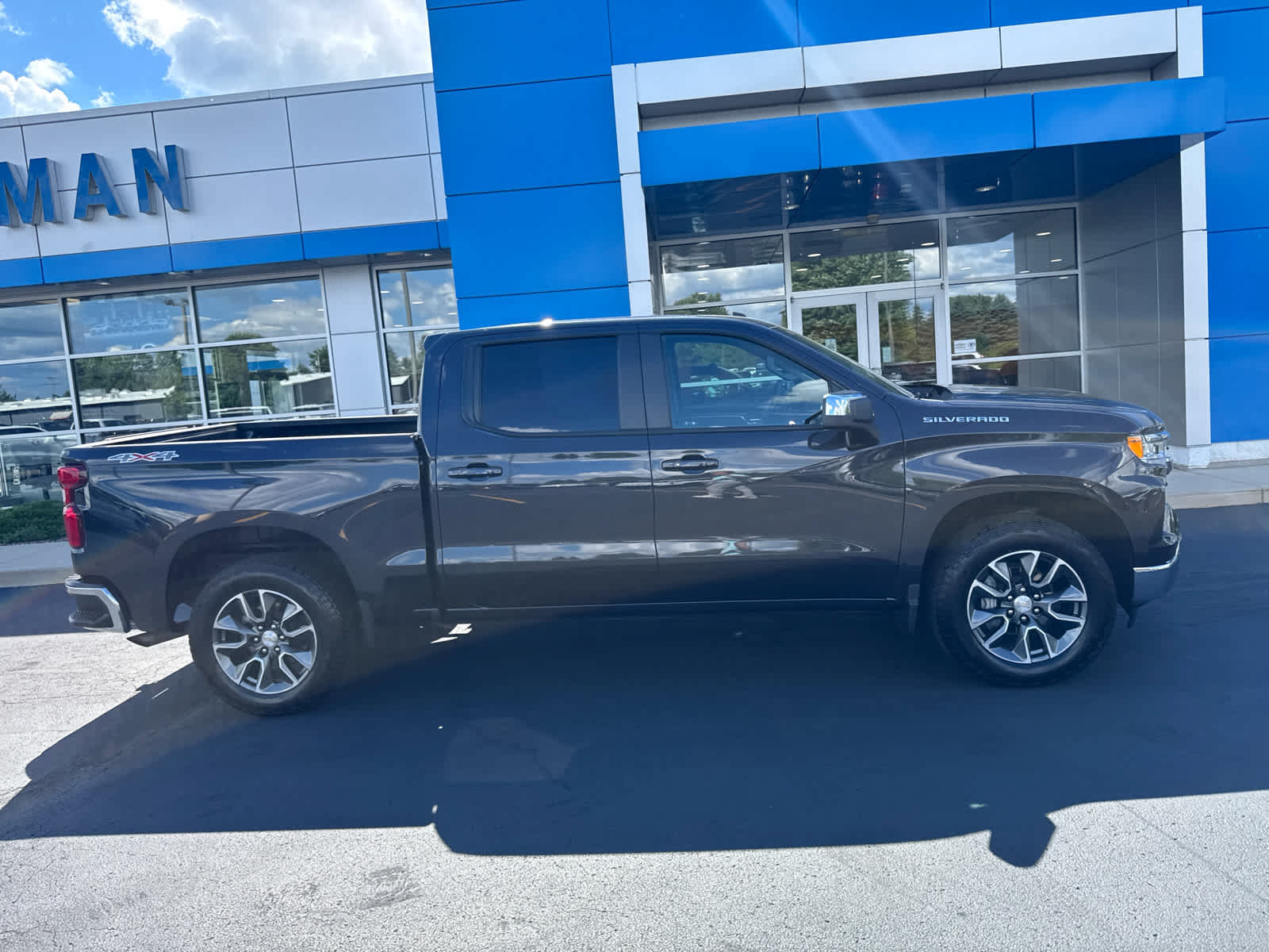 Certified 2024 Chevrolet Silverado 1500 LT AWD/4WD image 3