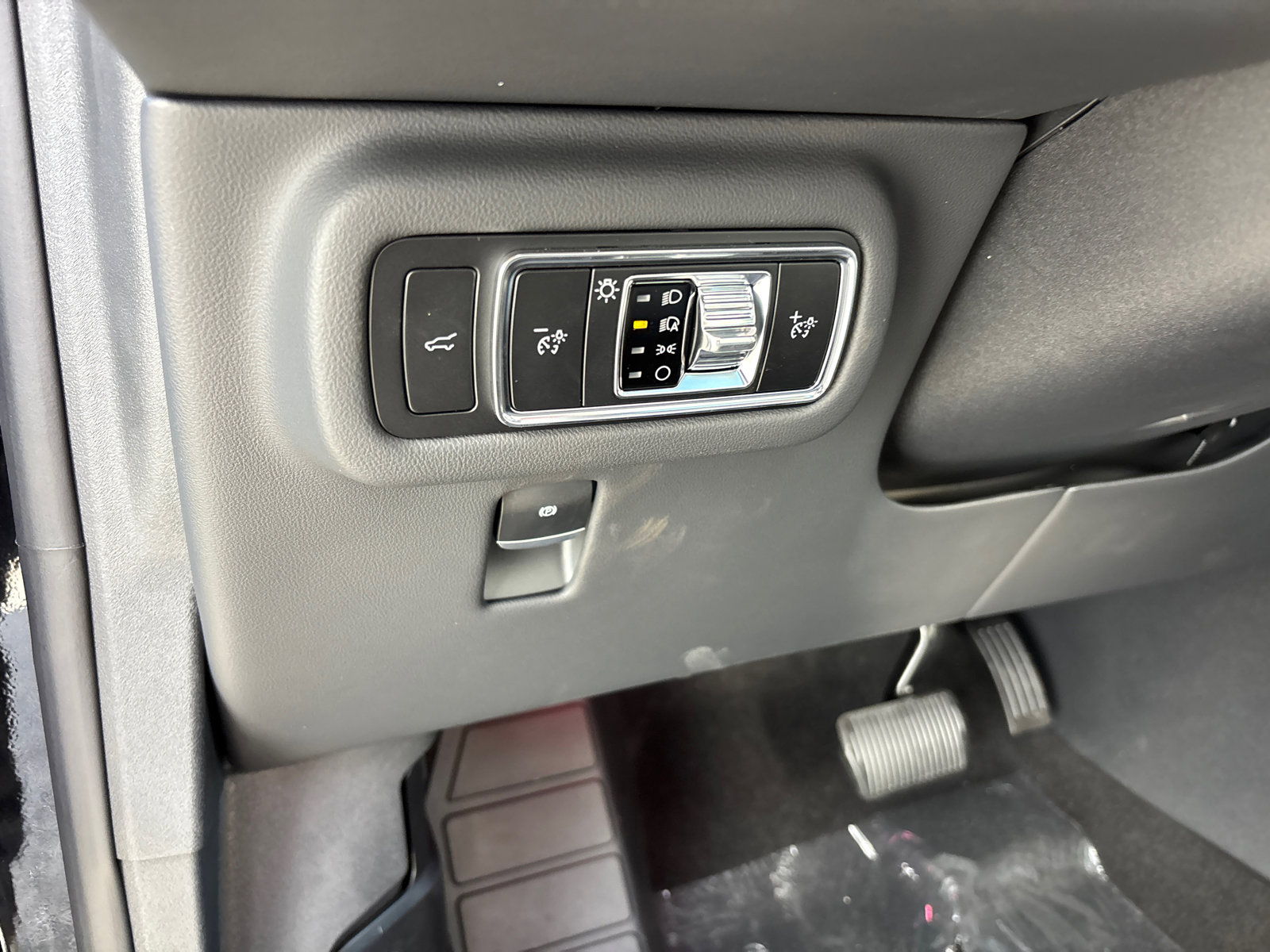 New 2026 Lincoln Nautilus Premier w/ Equipment Group 102A image 14