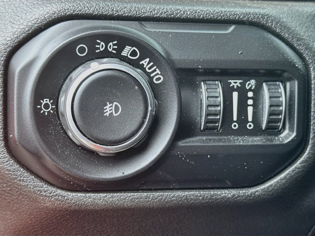 Used 2018 Jeep Wrangler Unlimited Sport S AWD/4WD image 12