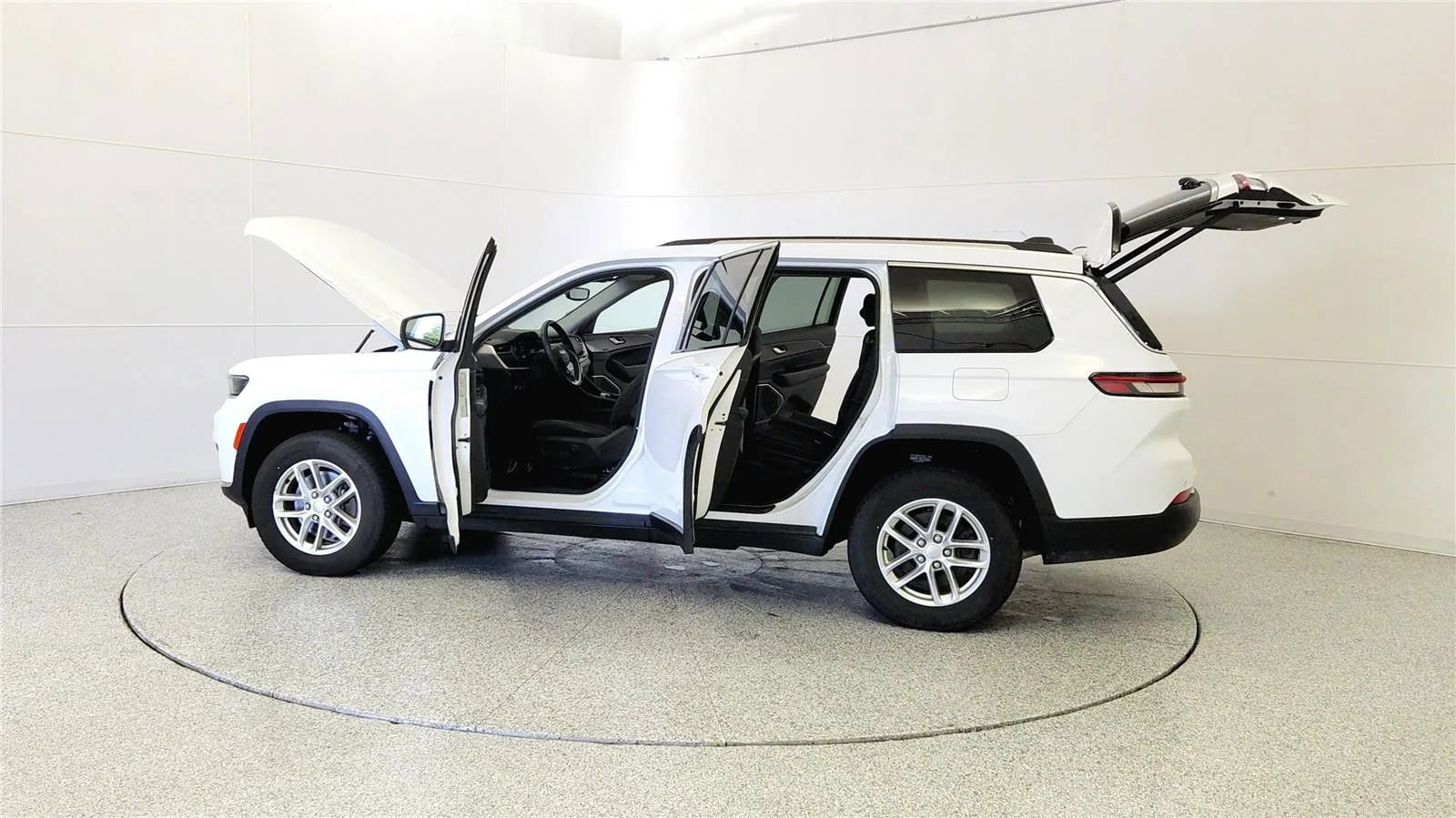 Used 2022 Jeep Grand Cherokee L Laredo w/ Luxury Tech Group I AWD/4WD image 11