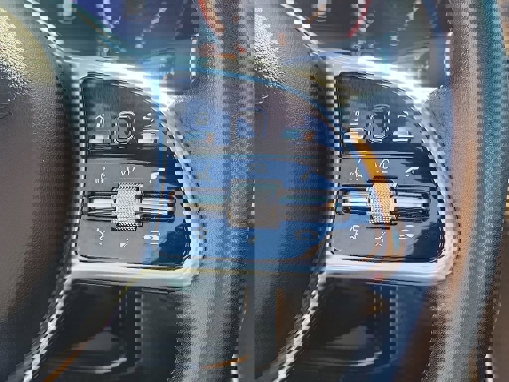 Used 2021 Mercedes-Benz GLC 300 4MATIC image 25